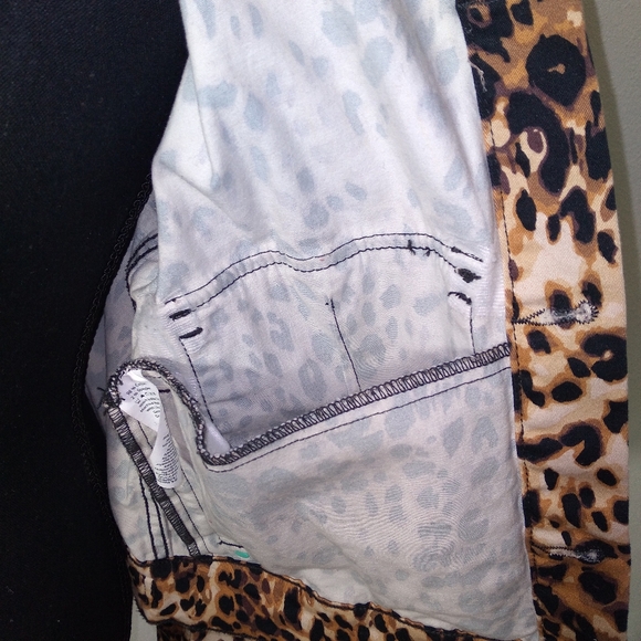 LuLaRoe Kenny Leopard Print Long Sleeve Jacket- Women's Size Medium - Picture 9 of 11